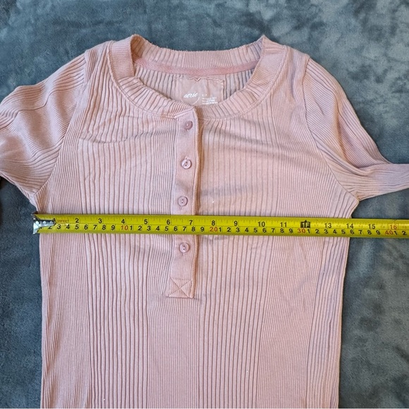 Aerie Ribbed Long Sleeve Top

#1265 - Picture 2 of 6